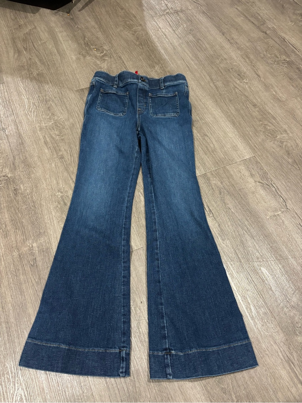 Spanx SPANXshape EveryWear Flare Jeans With Patch Pockets Denim 20850R Size M - Picture 4 of 7